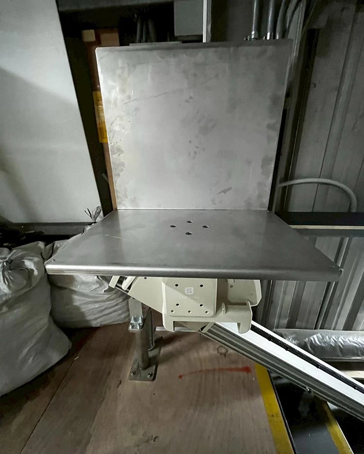 Straight-Track-Straight-Cargo lift-1Fto2F (3)